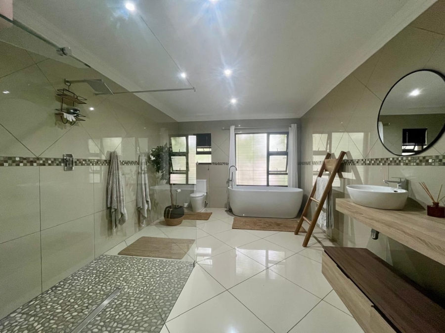 5 Bedroom Property for Sale in Sable Hills Gauteng