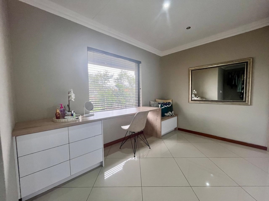 5 Bedroom Property for Sale in Sable Hills Gauteng
