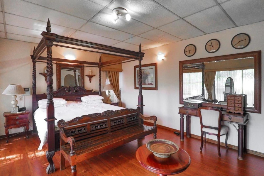 5 Bedroom Property for Sale in Magalieskruin Gauteng