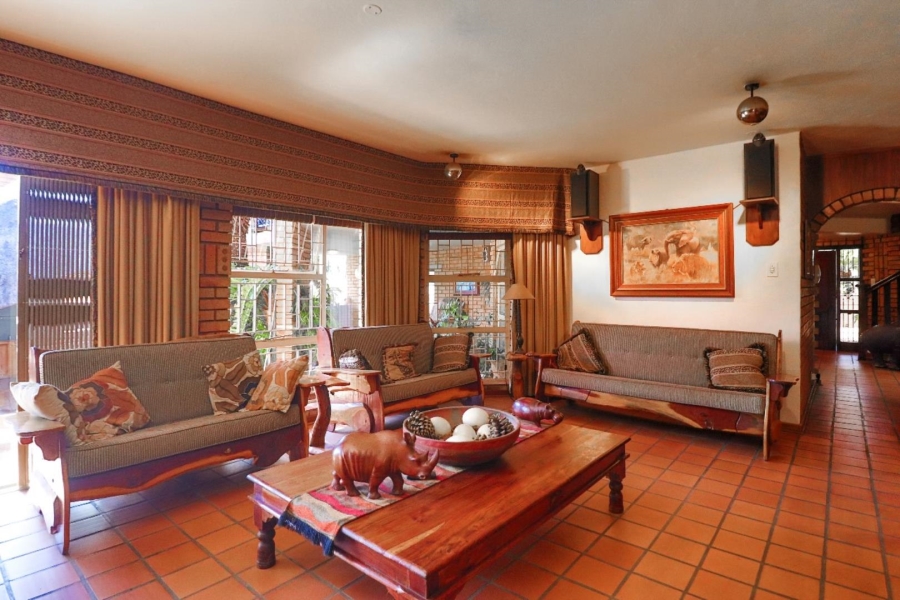 5 Bedroom Property for Sale in Magalieskruin Gauteng