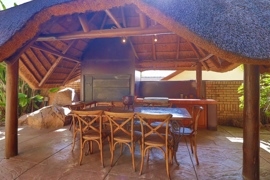 5 Bedroom Property for Sale in Magalieskruin Gauteng