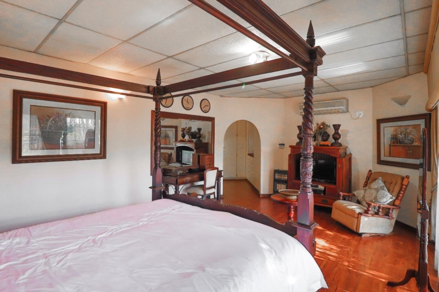 5 Bedroom Property for Sale in Magalieskruin Gauteng