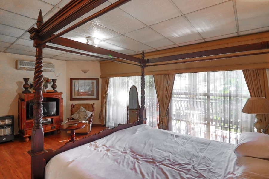 5 Bedroom Property for Sale in Magalieskruin Gauteng