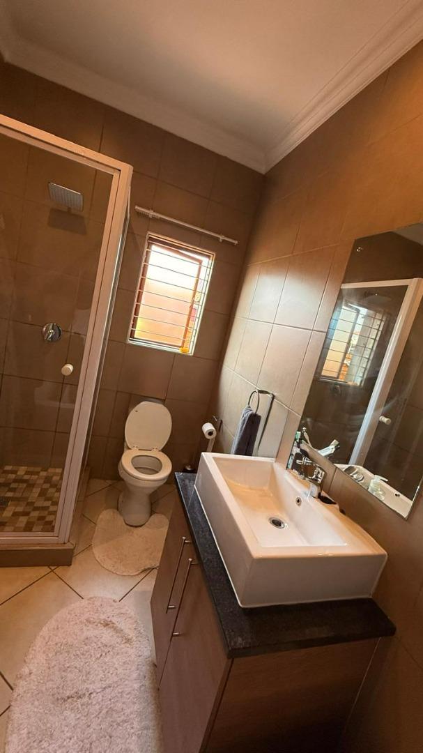 3 Bedroom Property for Sale in Monavoni Gauteng