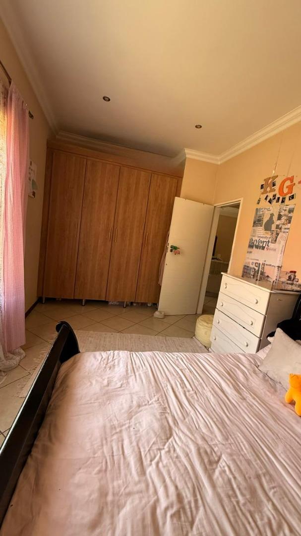 3 Bedroom Property for Sale in Monavoni Gauteng