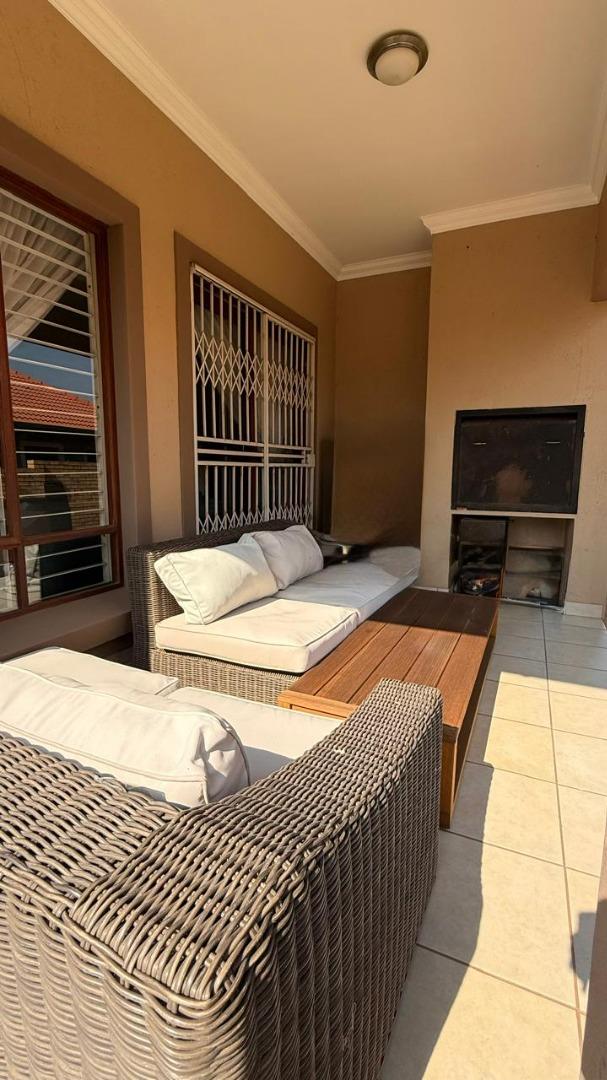 3 Bedroom Property for Sale in Monavoni Gauteng