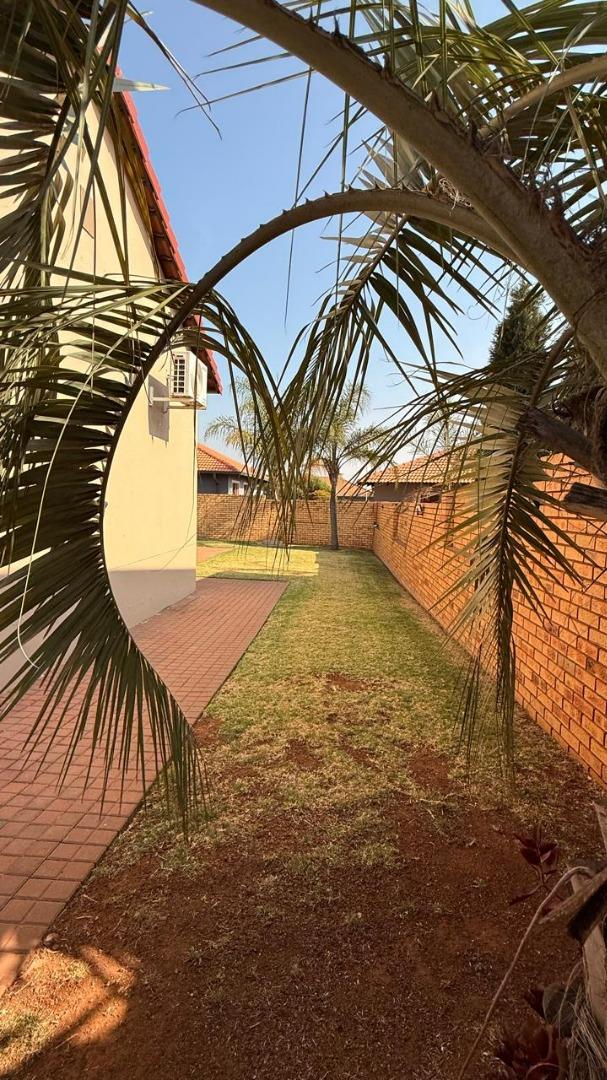 3 Bedroom Property for Sale in Monavoni Gauteng