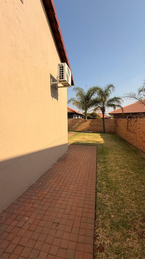 3 Bedroom Property for Sale in Monavoni Gauteng