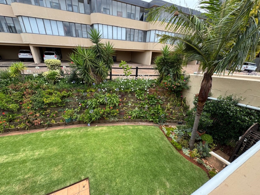 To Let 2 Bedroom Property for Rent in Faerie Glen Gauteng
