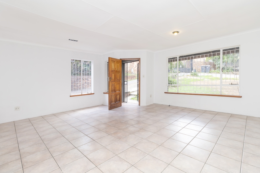 3 Bedroom Property for Sale in Hurlingham Manor Gauteng