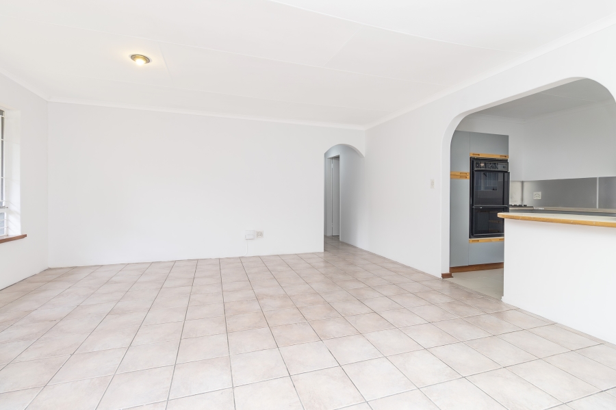 3 Bedroom Property for Sale in Hurlingham Manor Gauteng