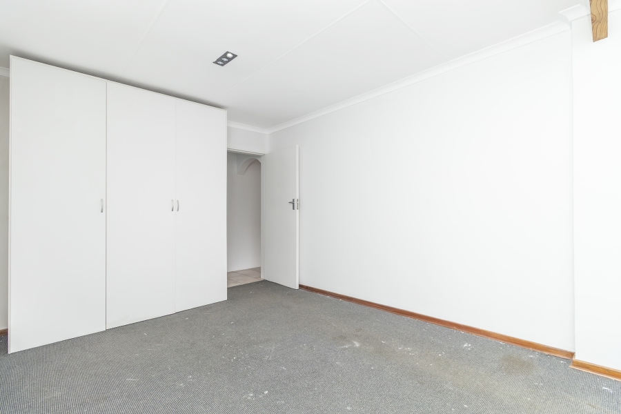 3 Bedroom Property for Sale in Hurlingham Manor Gauteng