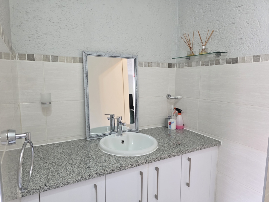 To Let 3 Bedroom Property for Rent in Morningside Gauteng