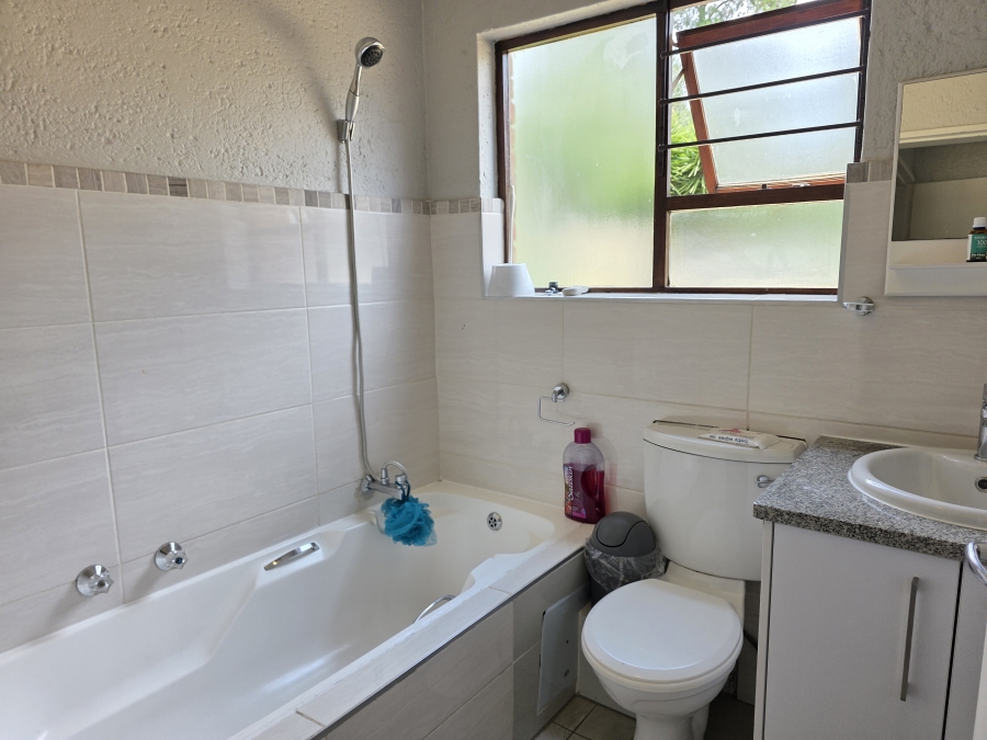 To Let 3 Bedroom Property for Rent in Morningside Gauteng