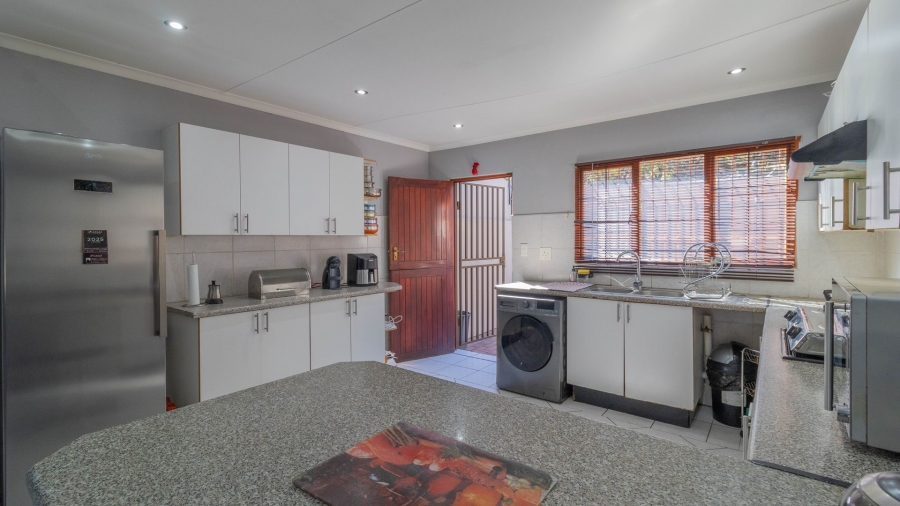 3 Bedroom Property for Sale in Bassonia Gauteng