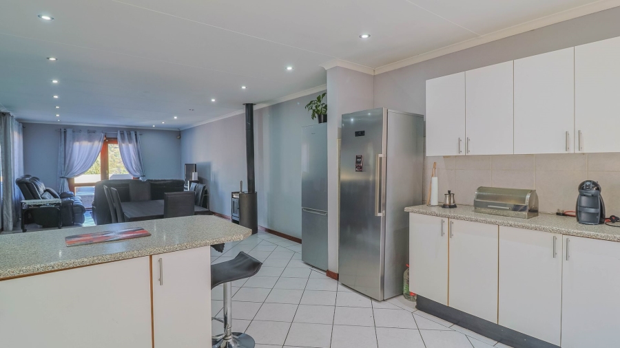 3 Bedroom Property for Sale in Bassonia Gauteng