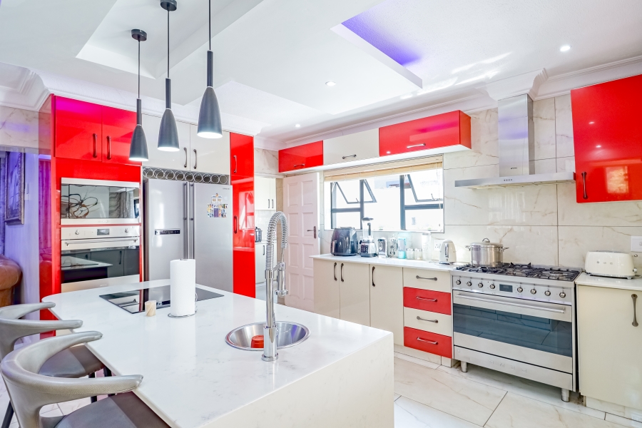 To Let 6 Bedroom Property for Rent in Willow Acres Gauteng