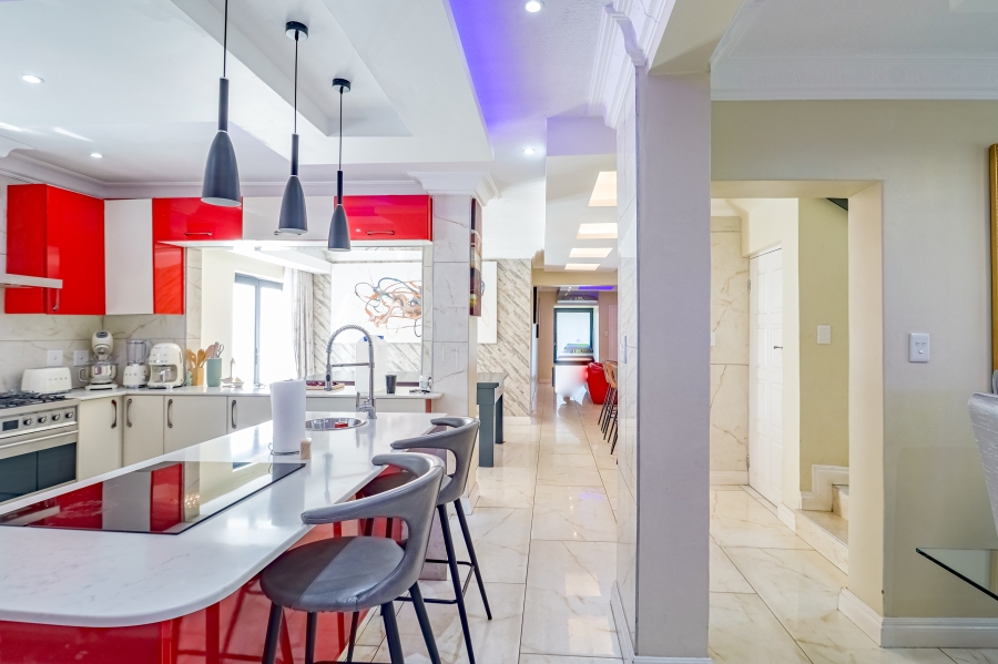 To Let 6 Bedroom Property for Rent in Willow Acres Gauteng