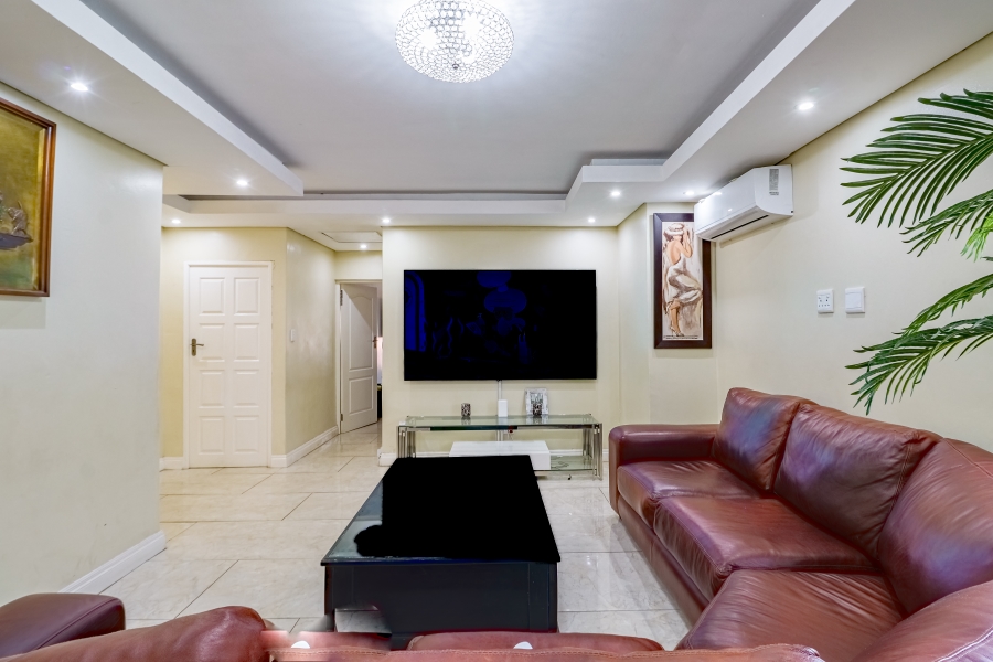 To Let 6 Bedroom Property for Rent in Willow Acres Gauteng