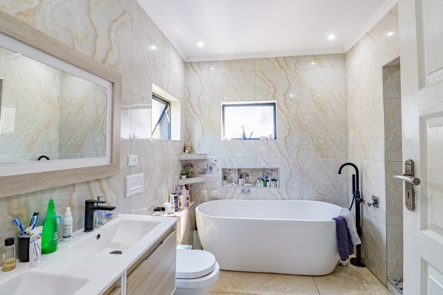 To Let 6 Bedroom Property for Rent in Willow Acres Gauteng