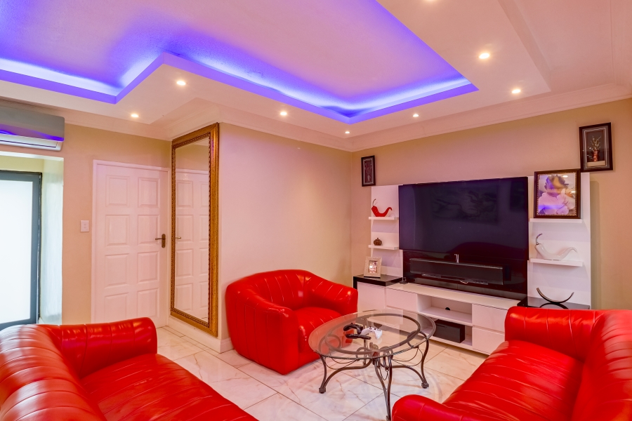 To Let 6 Bedroom Property for Rent in Willow Acres Gauteng