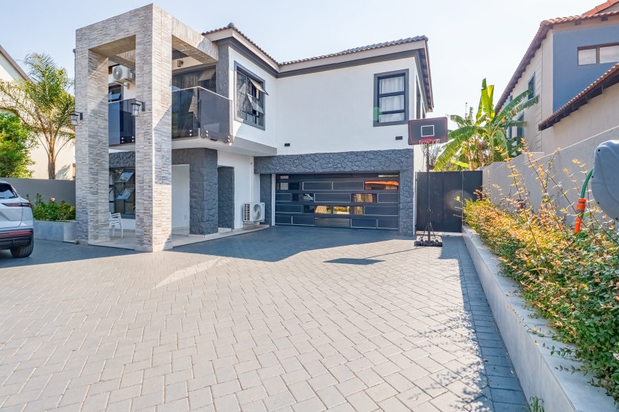 To Let 6 Bedroom Property for Rent in Willow Acres Gauteng