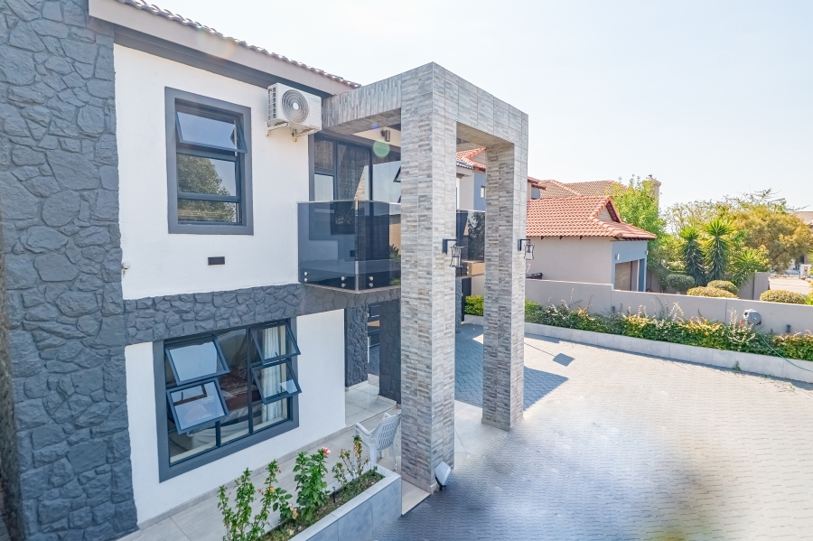 To Let 6 Bedroom Property for Rent in Willow Acres Gauteng