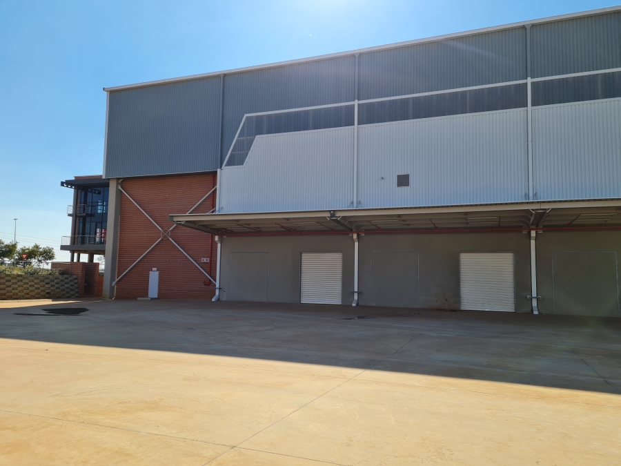To Let commercial Property for Rent in Louwlardia Gauteng