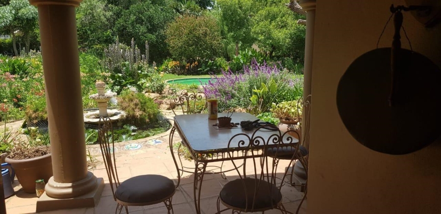 6 Bedroom Property for Sale in Lakefield Gauteng