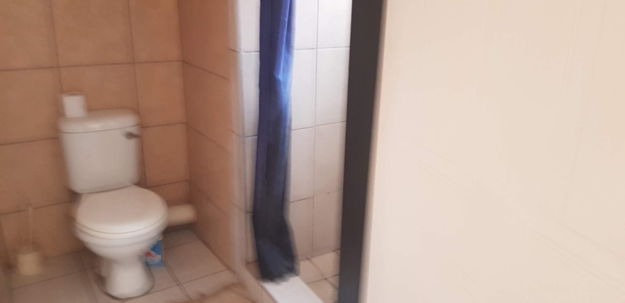 6 Bedroom Property for Sale in Lakefield Gauteng