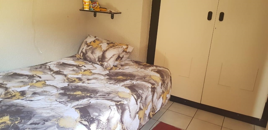 6 Bedroom Property for Sale in Lakefield Gauteng