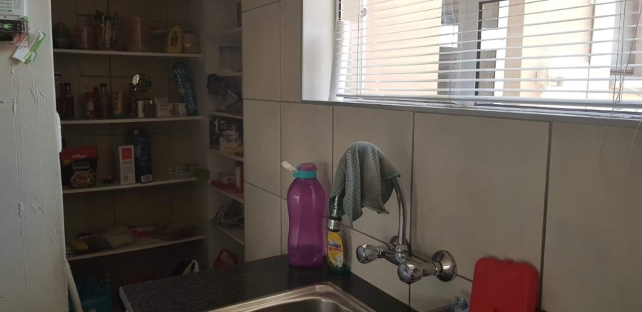 6 Bedroom Property for Sale in Lakefield Gauteng