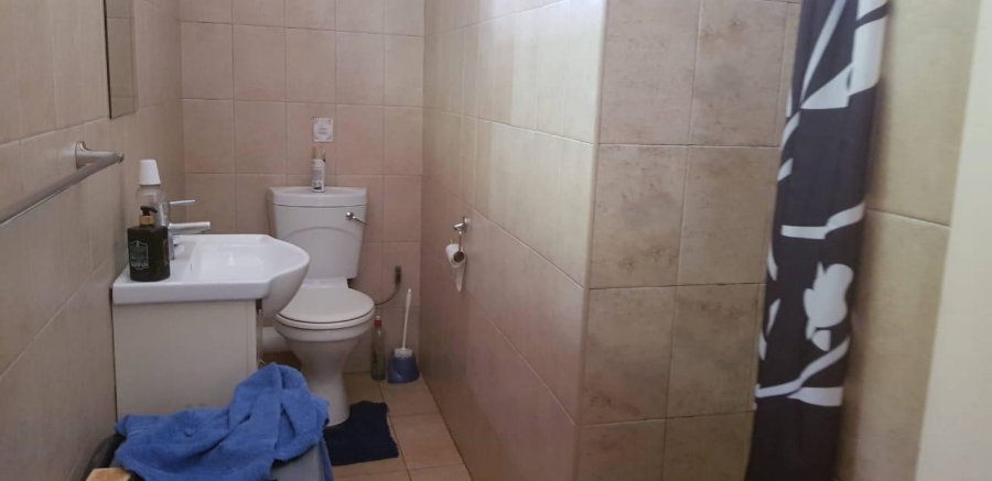 6 Bedroom Property for Sale in Lakefield Gauteng