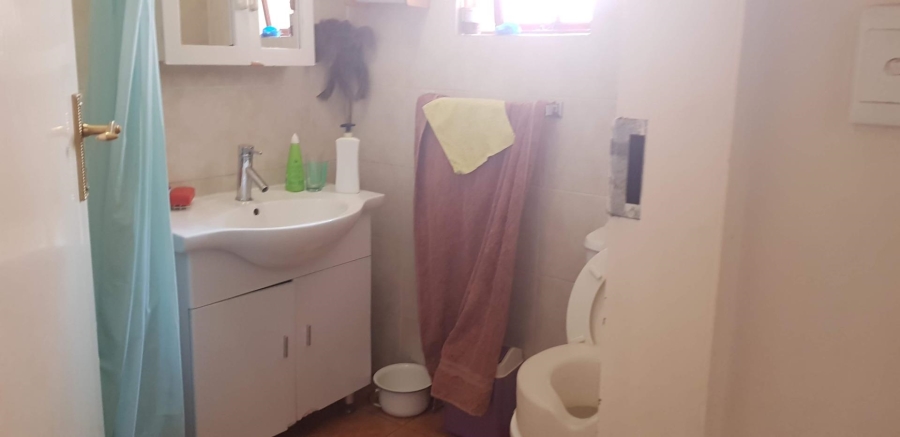 6 Bedroom Property for Sale in Lakefield Gauteng