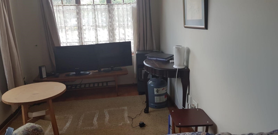 6 Bedroom Property for Sale in Lakefield Gauteng