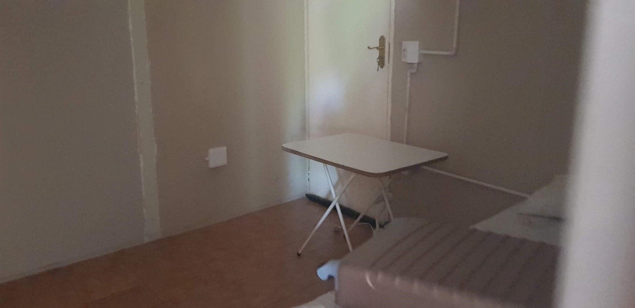 6 Bedroom Property for Sale in Lakefield Gauteng