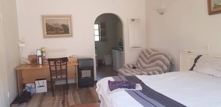 6 Bedroom Property for Sale in Lakefield Gauteng