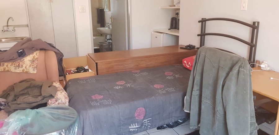 6 Bedroom Property for Sale in Lakefield Gauteng