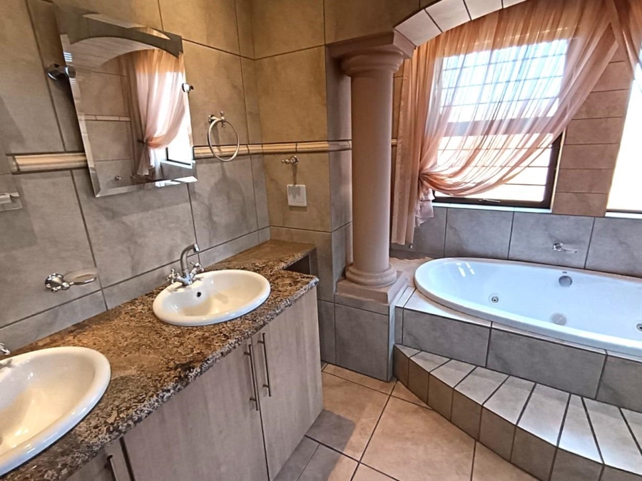 3 Bedroom Property for Sale in Beyers Park Gauteng