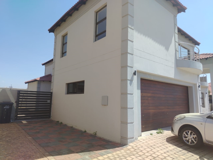 To Let 4 Bedroom Property for Rent in Parkrand Gauteng