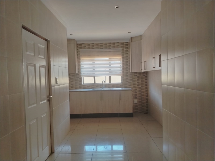 To Let 4 Bedroom Property for Rent in Parkrand Gauteng