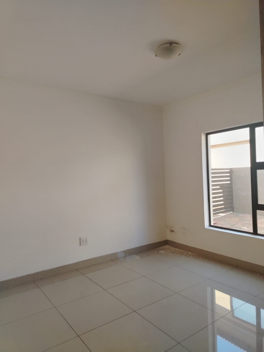 To Let 4 Bedroom Property for Rent in Parkrand Gauteng