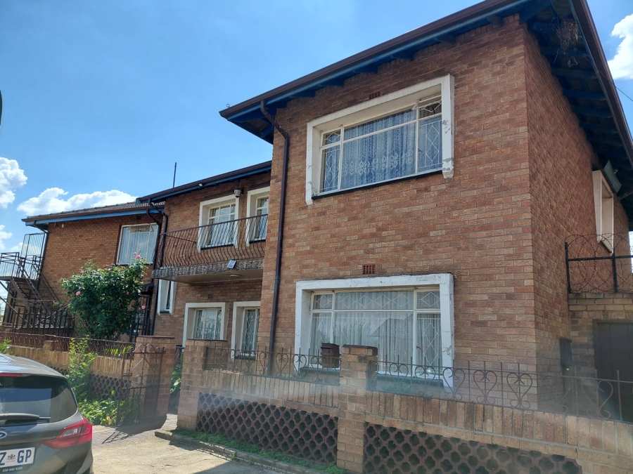 8 Bedroom Property for Sale in Actonville Gauteng