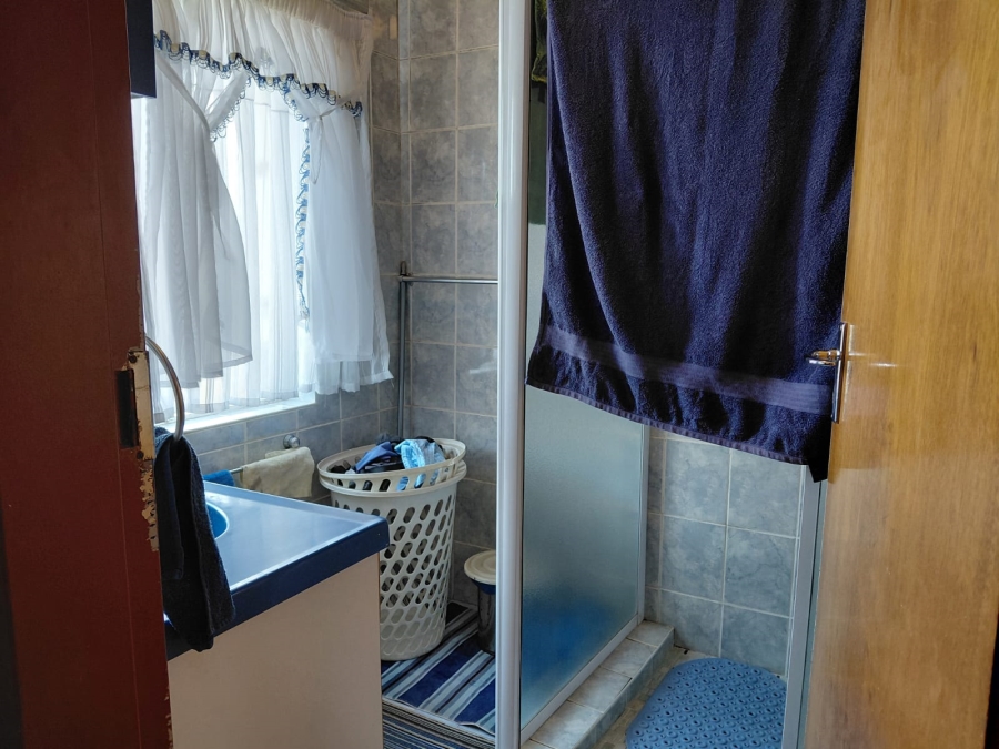 8 Bedroom Property for Sale in Actonville Gauteng