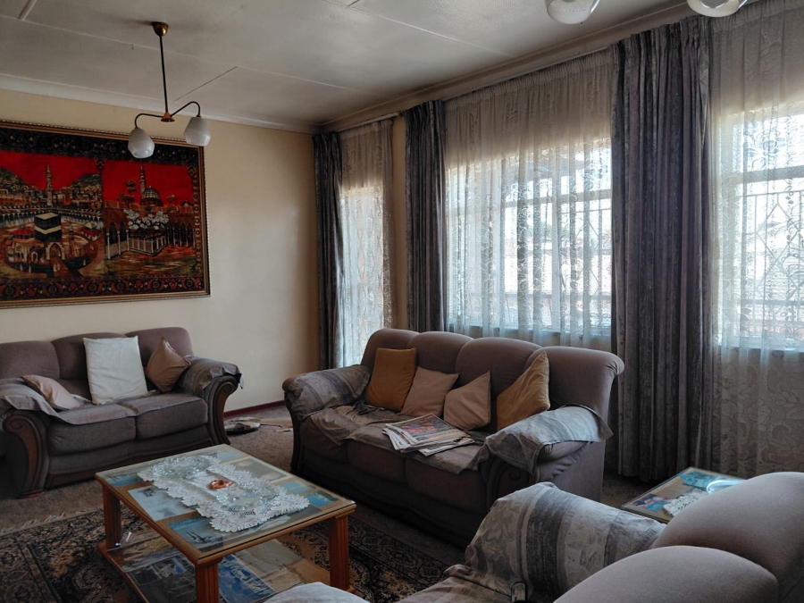 8 Bedroom Property for Sale in Actonville Gauteng