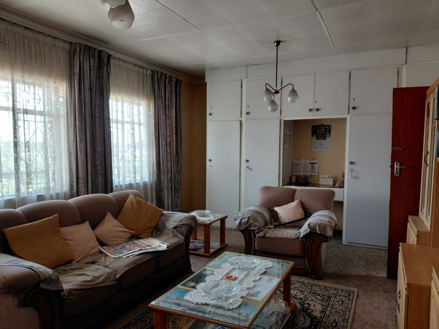 8 Bedroom Property for Sale in Actonville Gauteng