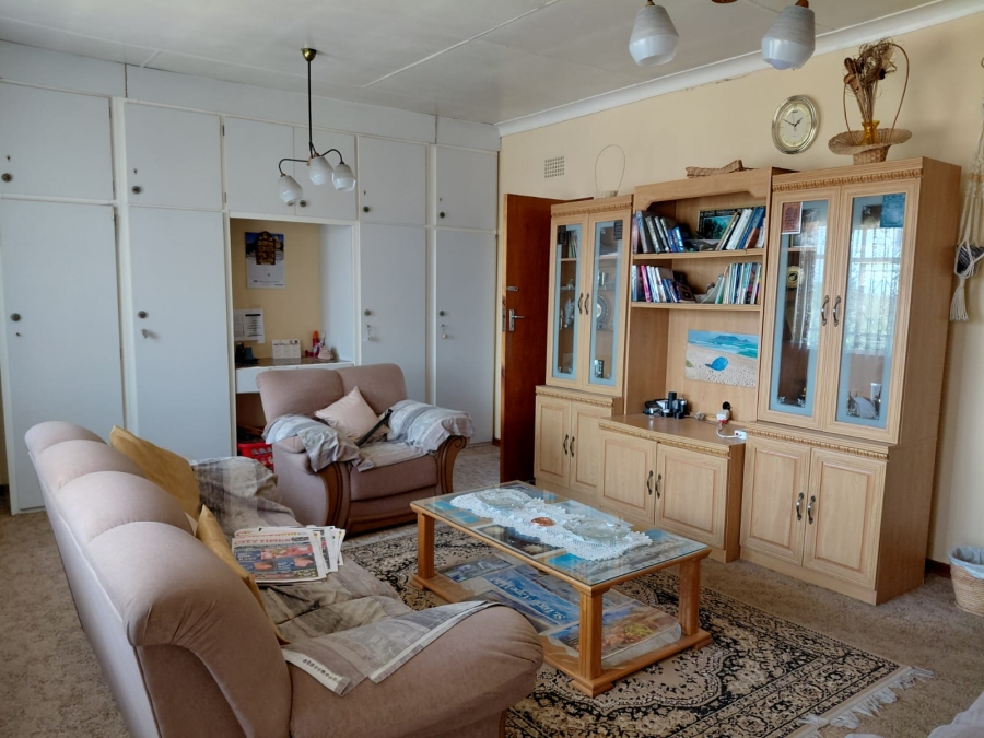 8 Bedroom Property for Sale in Actonville Gauteng