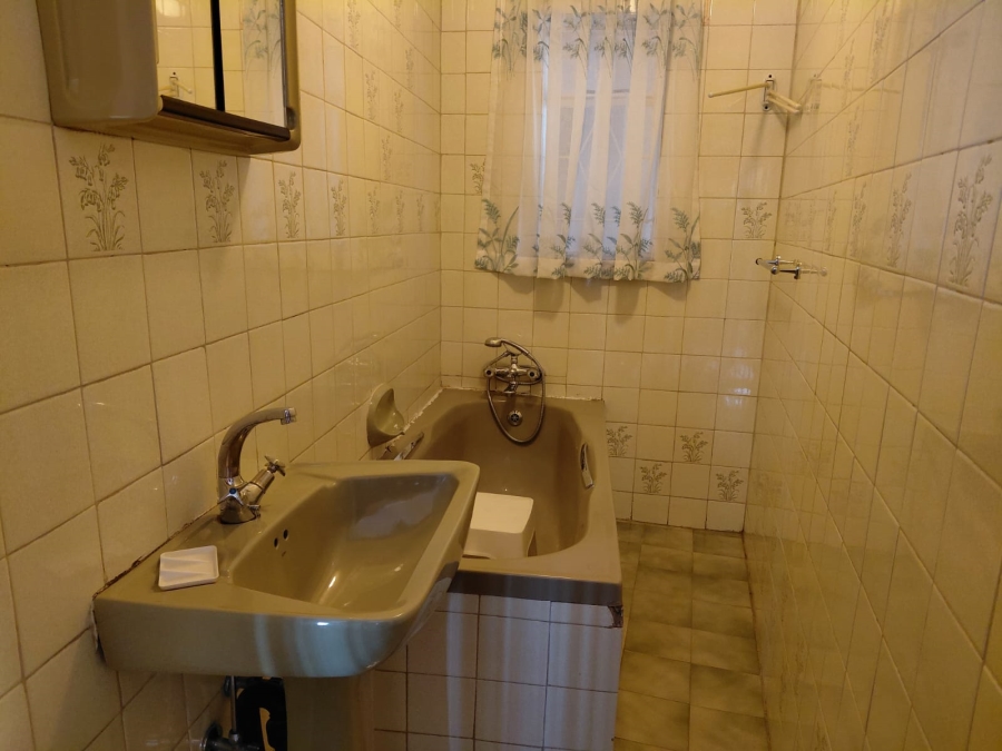 8 Bedroom Property for Sale in Actonville Gauteng