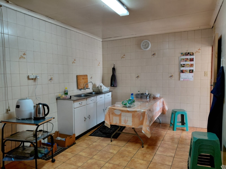 8 Bedroom Property for Sale in Actonville Gauteng