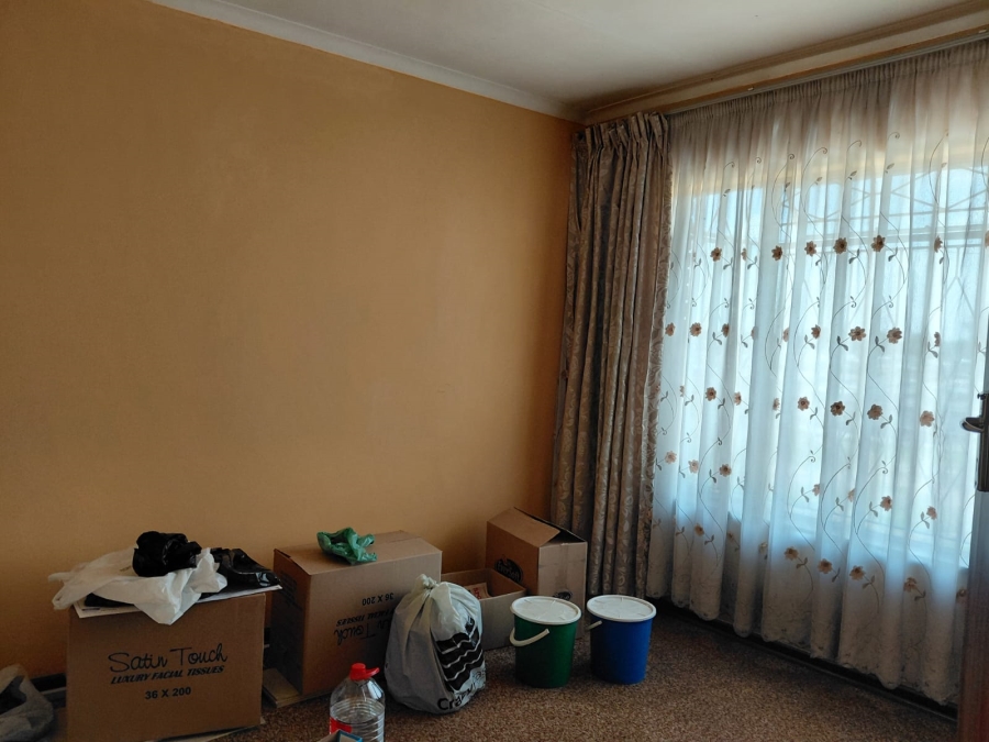 8 Bedroom Property for Sale in Actonville Gauteng